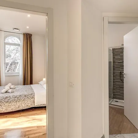 V E N E R E روما