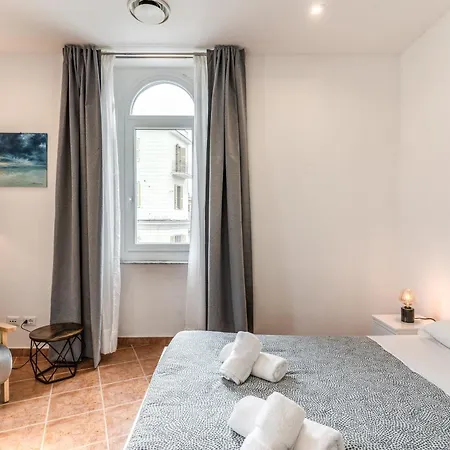 V E N E R E Daire Roma