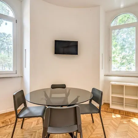 V E N E R E Apartment *