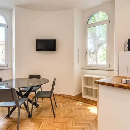 Apartment V E N E R E