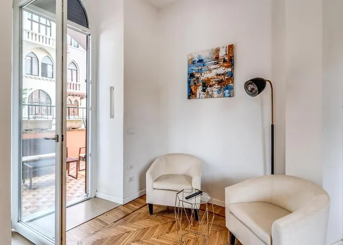 Apartment V E N E R E *