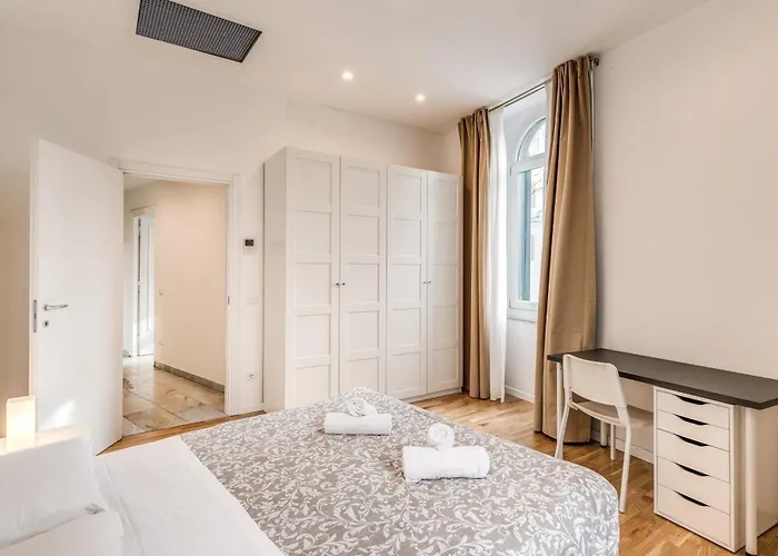 Apartment V E N E R E *