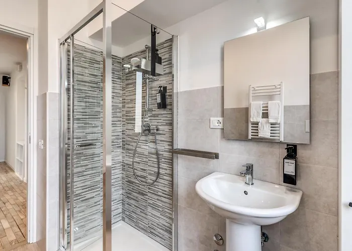 Apartment V E N E R E