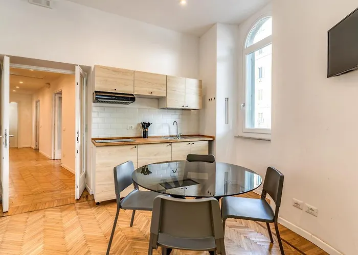 Apartment V E N E R E