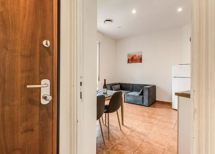 Apartment V E N E R E