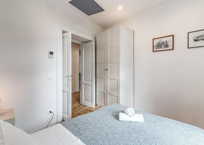 Apartment V E N E R E