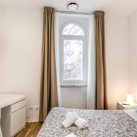 V E N E R E * רומא